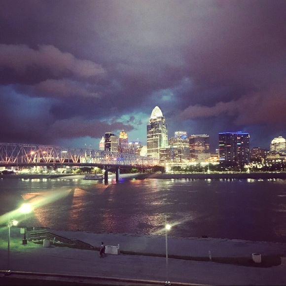 Meet your Posher, Vanessa - Picture 1 of 1